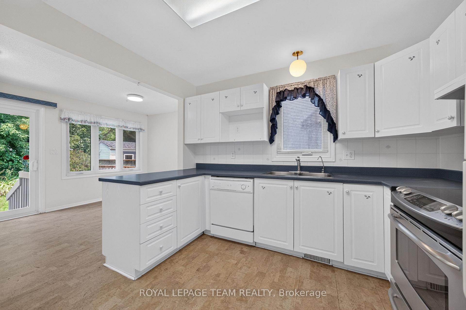 Photo 23 of 35 Billingham Crescent, Ottawa, Kanata - Morgan's Grant/South March — HOMEH