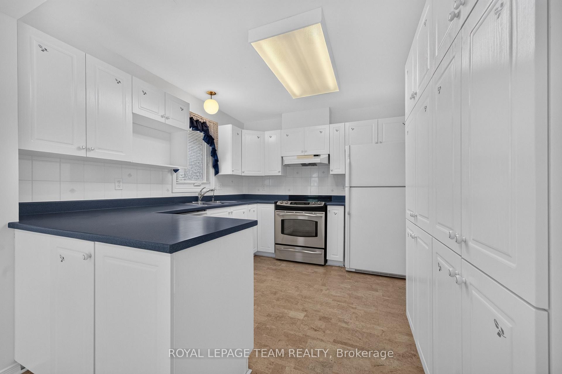 Photo 24 of 35 Billingham Crescent, Ottawa, Kanata - Morgan's Grant/South March — HOMEH
