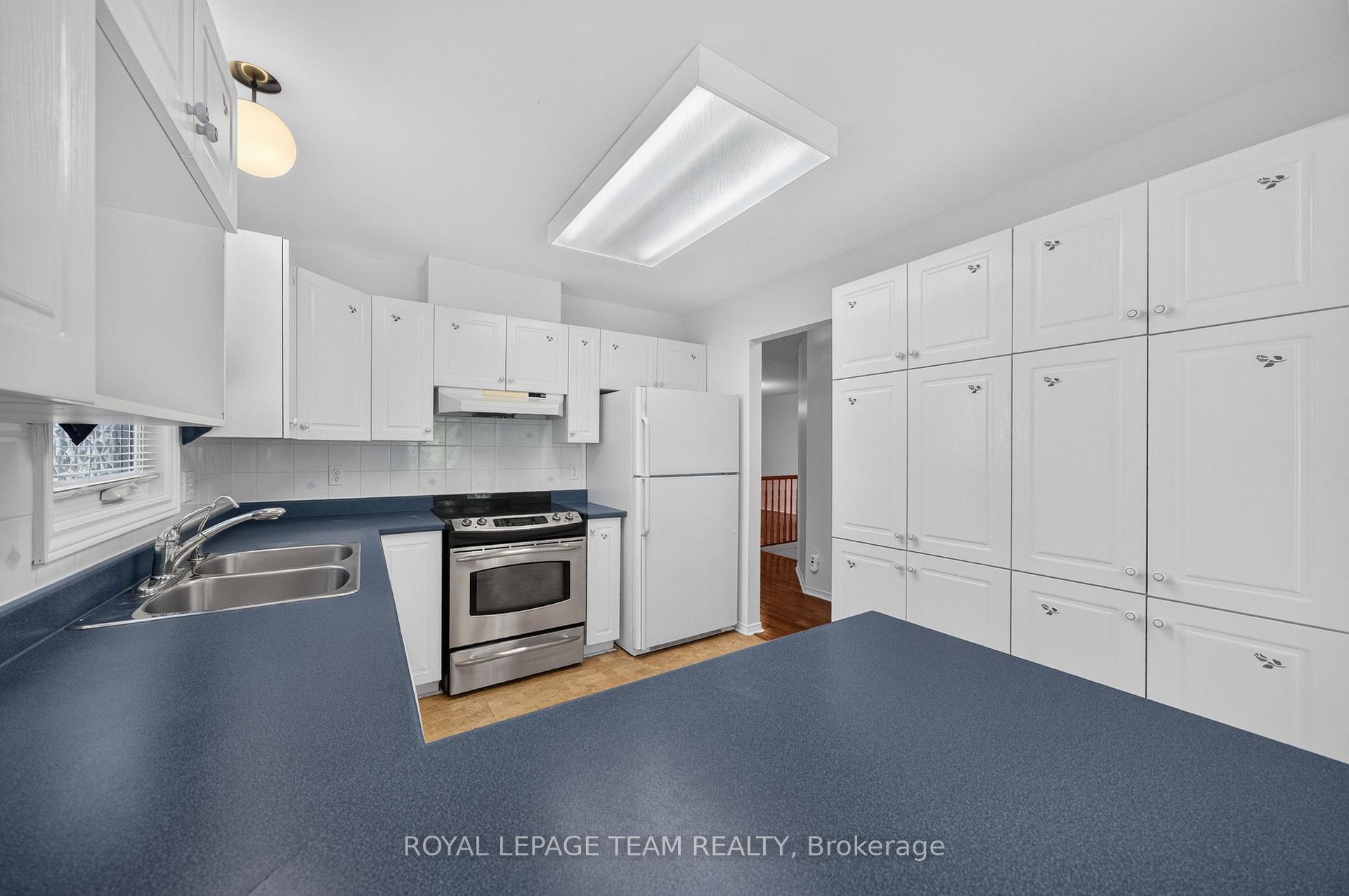 Photo 26 of 35 Billingham Crescent, Ottawa, Kanata - Morgan's Grant/South March — HOMEH