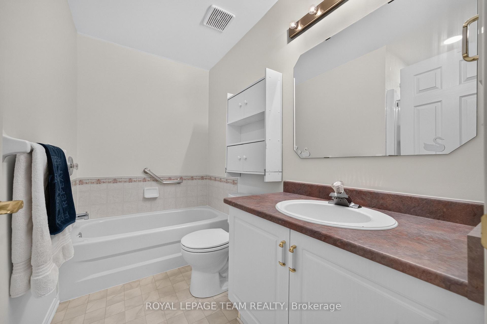 Photo 32 of 35 Billingham Crescent, Ottawa, Kanata - Morgan's Grant/South March — HOMEH