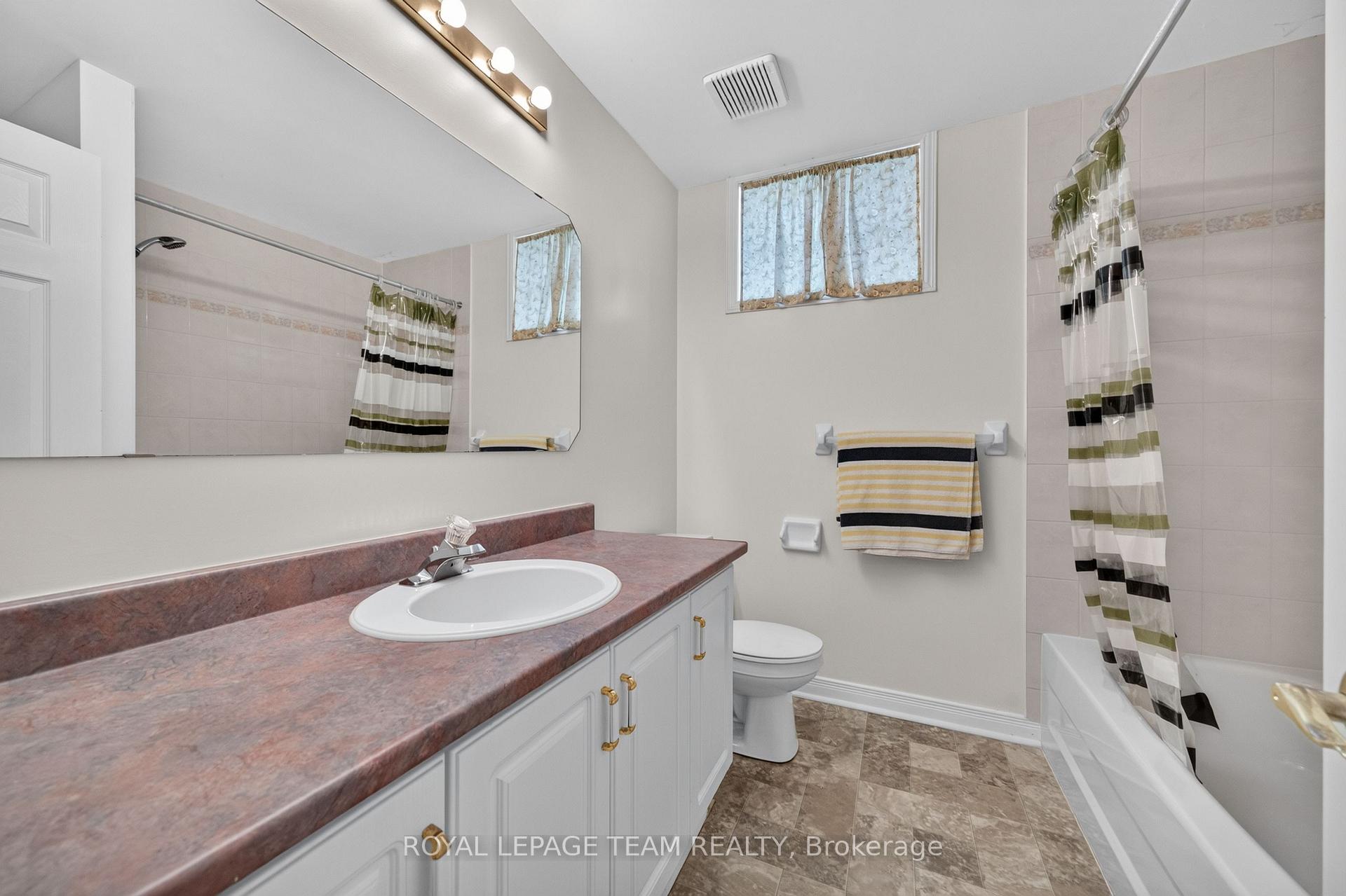 Photo 49 of 35 Billingham Crescent, Ottawa, Kanata - Morgan's Grant/South March — HOMEH