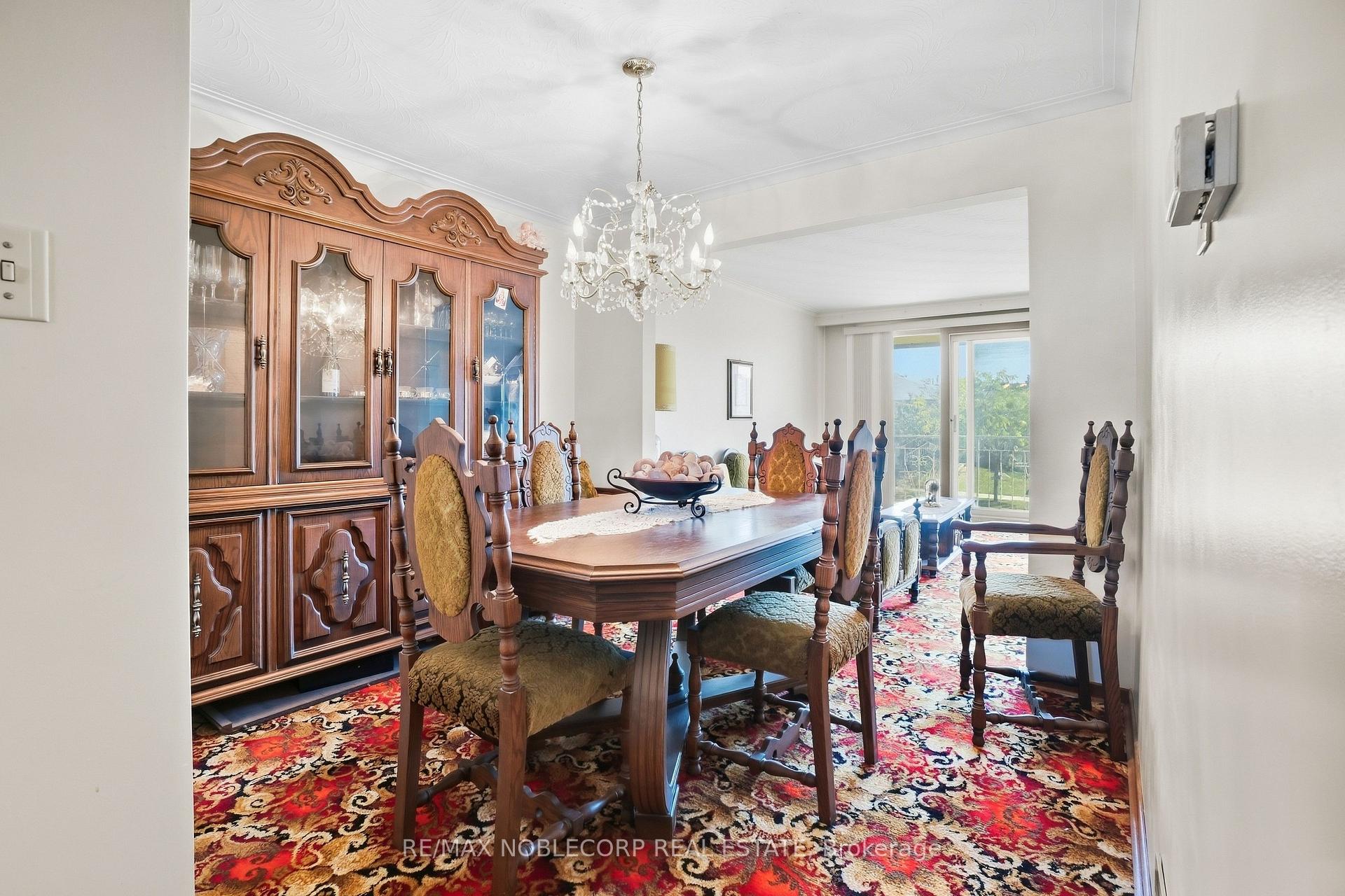 Photo 11 of 81 Blossom Crescent, North York, Glenfield-Jane Heights — HOMEH