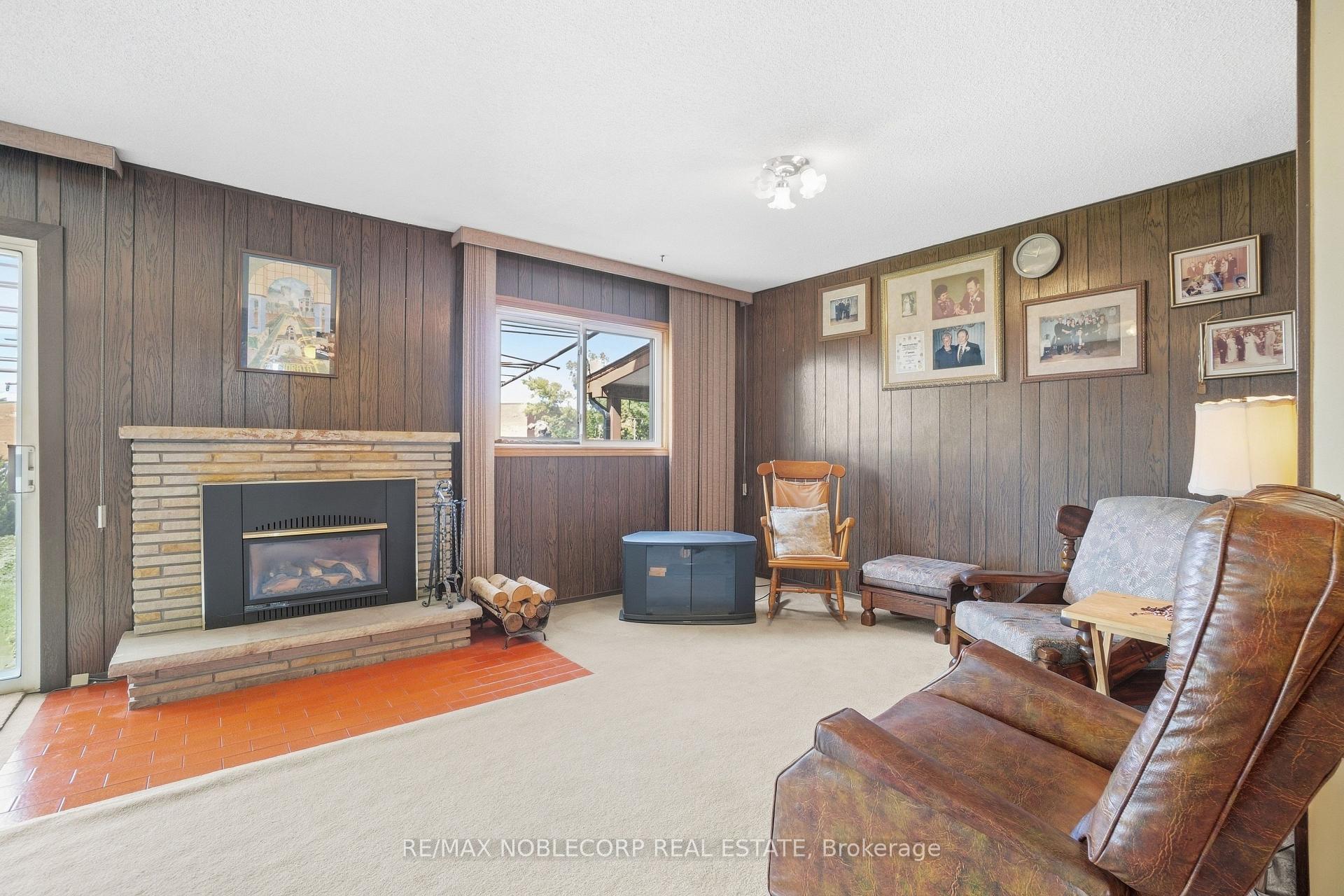 Photo 24 of 81 Blossom Crescent, North York, Glenfield-Jane Heights — HOMEH