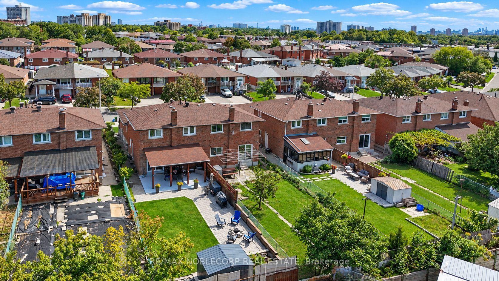 Photo 36 of 81 Blossom Crescent, North York, Glenfield-Jane Heights — HOMEH