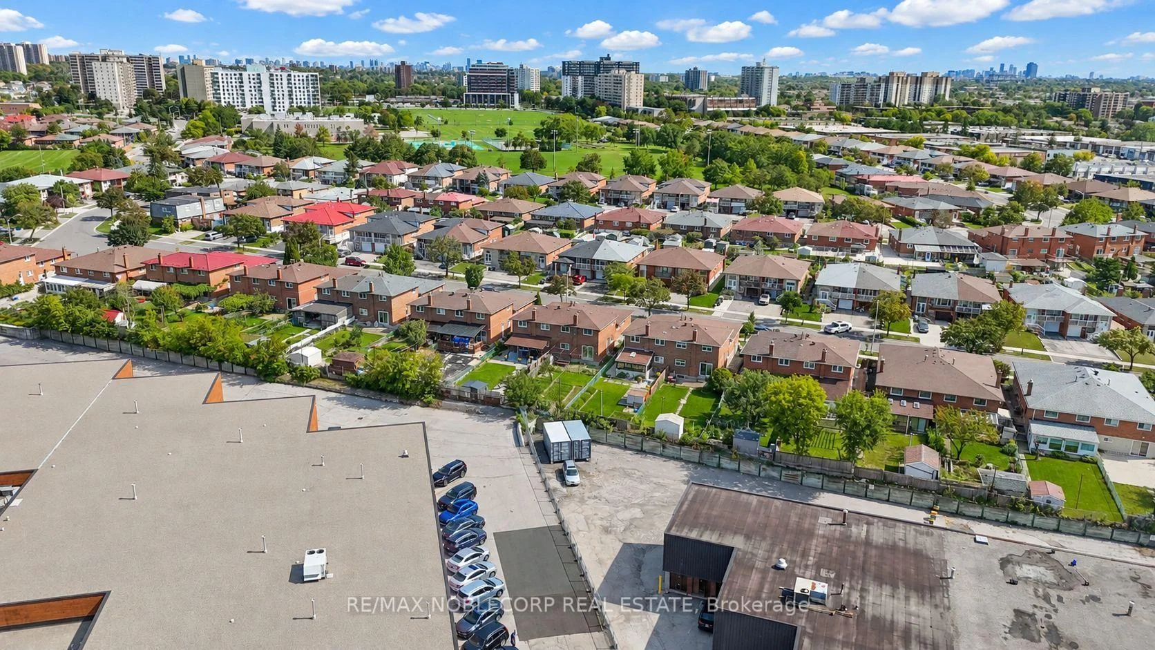 Photo 38 of 81 Blossom Crescent, North York, Glenfield-Jane Heights — HOMEH