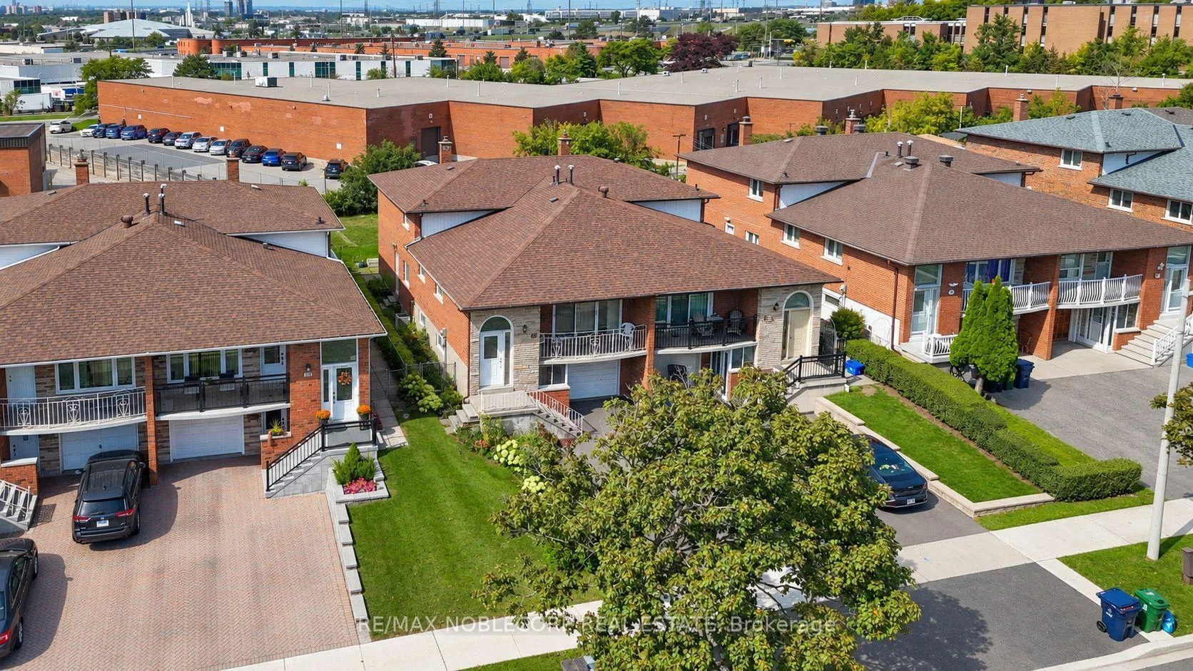 Photo 40 of 81 Blossom Crescent, North York, Glenfield-Jane Heights — HOMEH