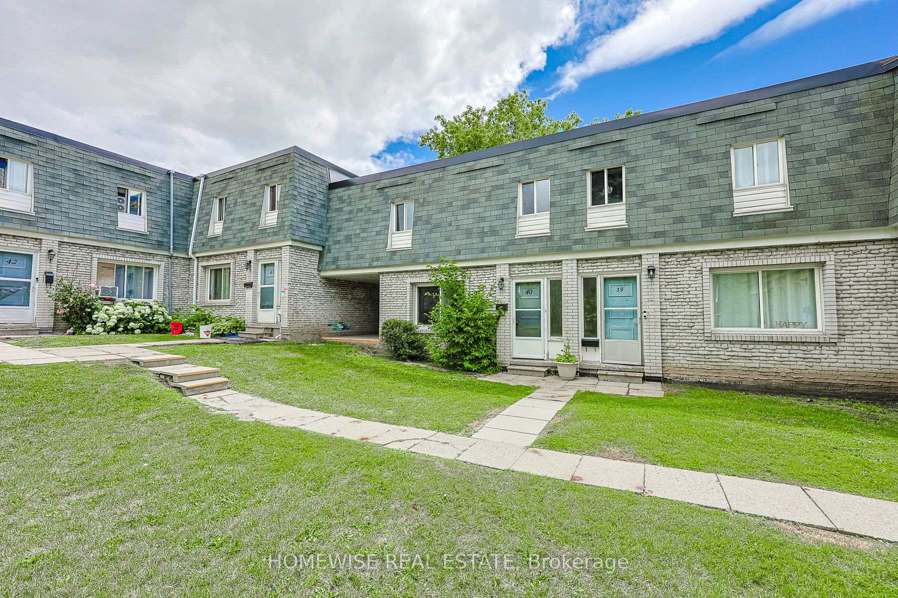 Photo 1 of Unit 40, 1350 Winding Trail, Mississauga, Applewood — HOMEH