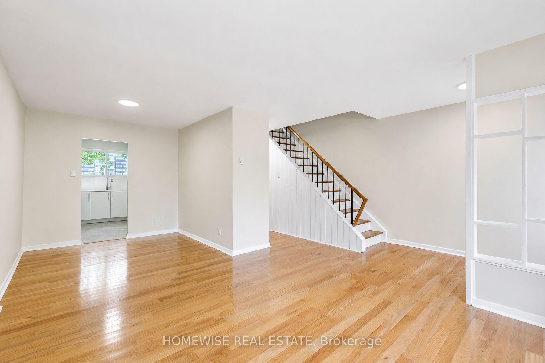 Photo 7 of Unit 40, 1350 Winding Trail, Mississauga, Applewood — HOMEH