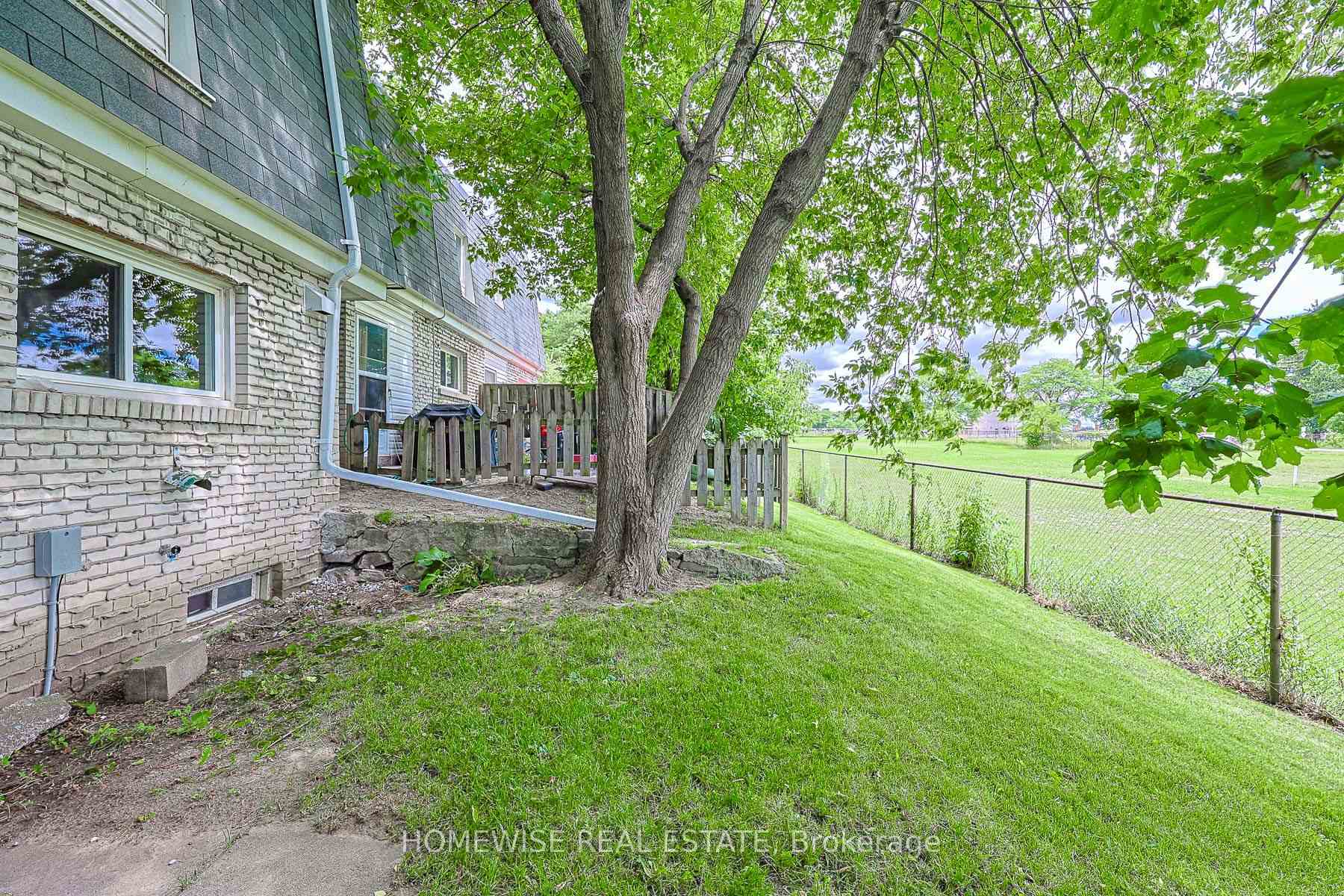 Photo 38 of Unit 40, 1350 Winding Trail, Mississauga, Applewood — HOMEH