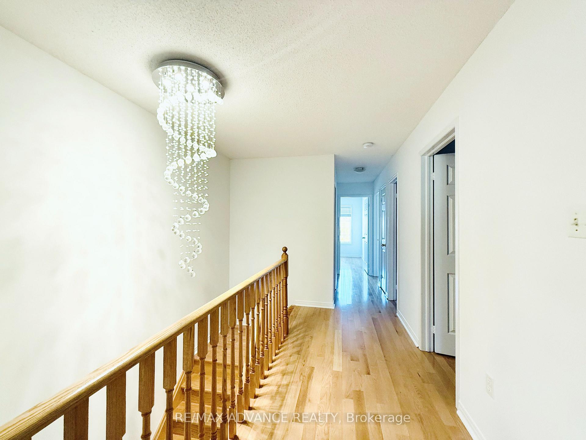 Photo 11 of 137 Laramie Crescent, Vaughan, Patterson — HOMEH