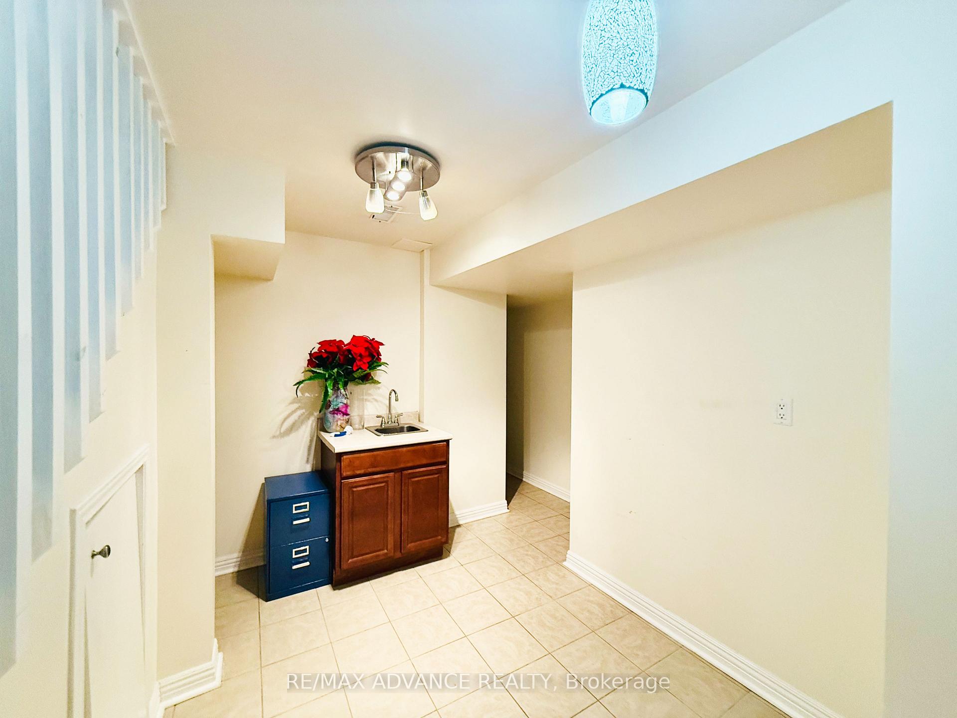Photo 22 of 137 Laramie Crescent, Vaughan, Patterson — HOMEH