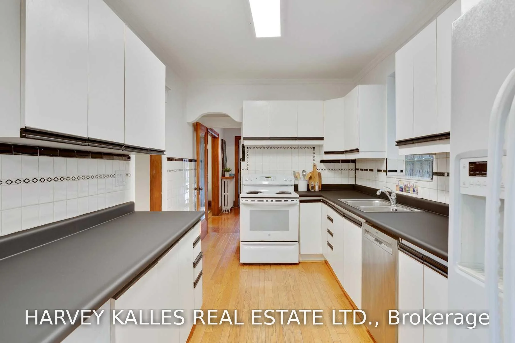 Photo 9 of 32 Crang Avenue, Toronto, Oakwood Village — HOMEH