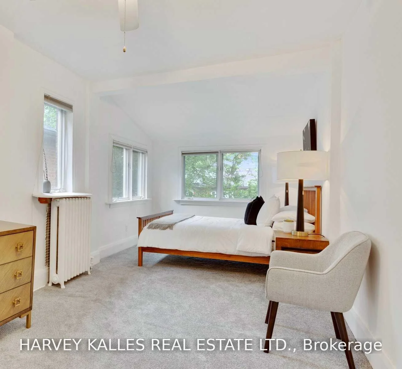 Photo 16 of 32 Crang Avenue, Toronto, Oakwood Village — HOMEH