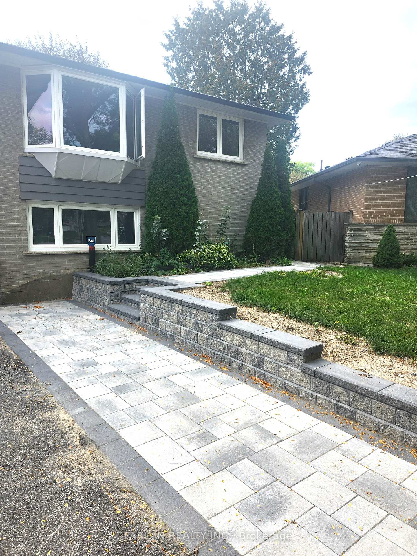 Photo 2 of 166 Kenvale Court, Richmond Hill, Mill Pond — HOMEH