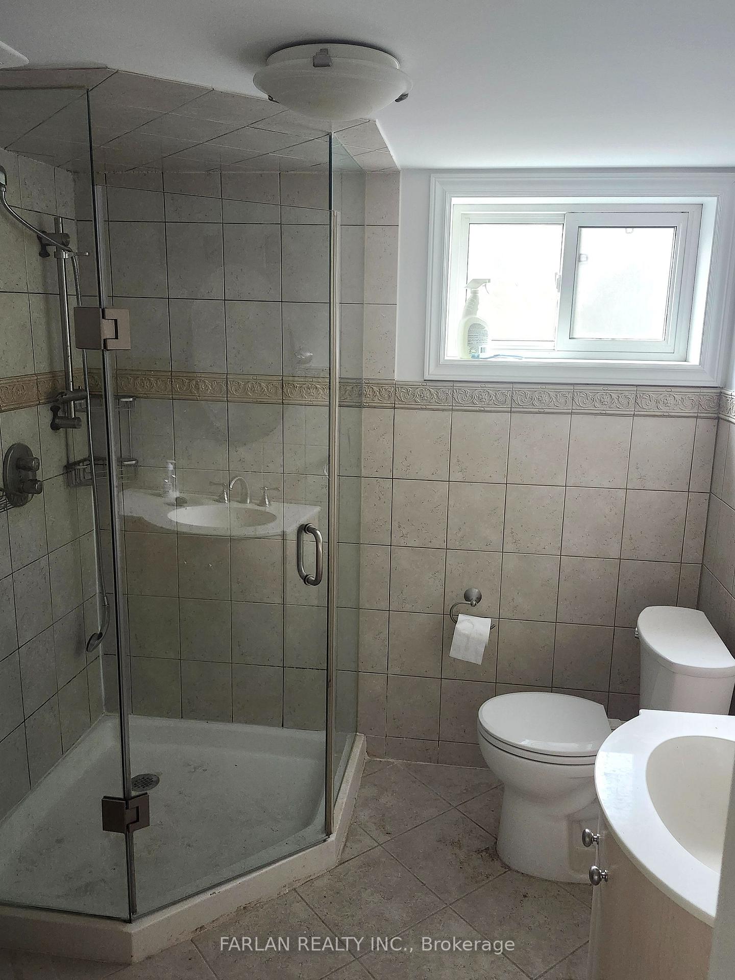 Photo 10 of 166 Kenvale Court, Richmond Hill, Mill Pond — HOMEH