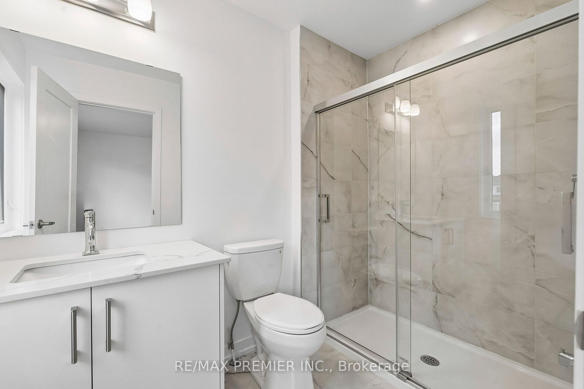 Photo 30 of 29 Lyall Stokes Circle, East Gwillimbury, Mt Albert — HOMEH