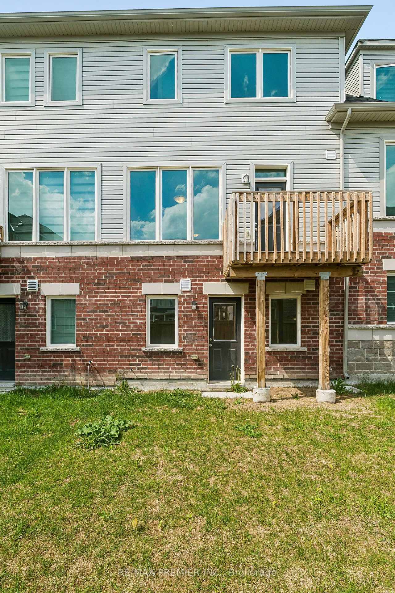 Photo 41 of 29 Lyall Stokes Circle, East Gwillimbury, Mt Albert — HOMEH