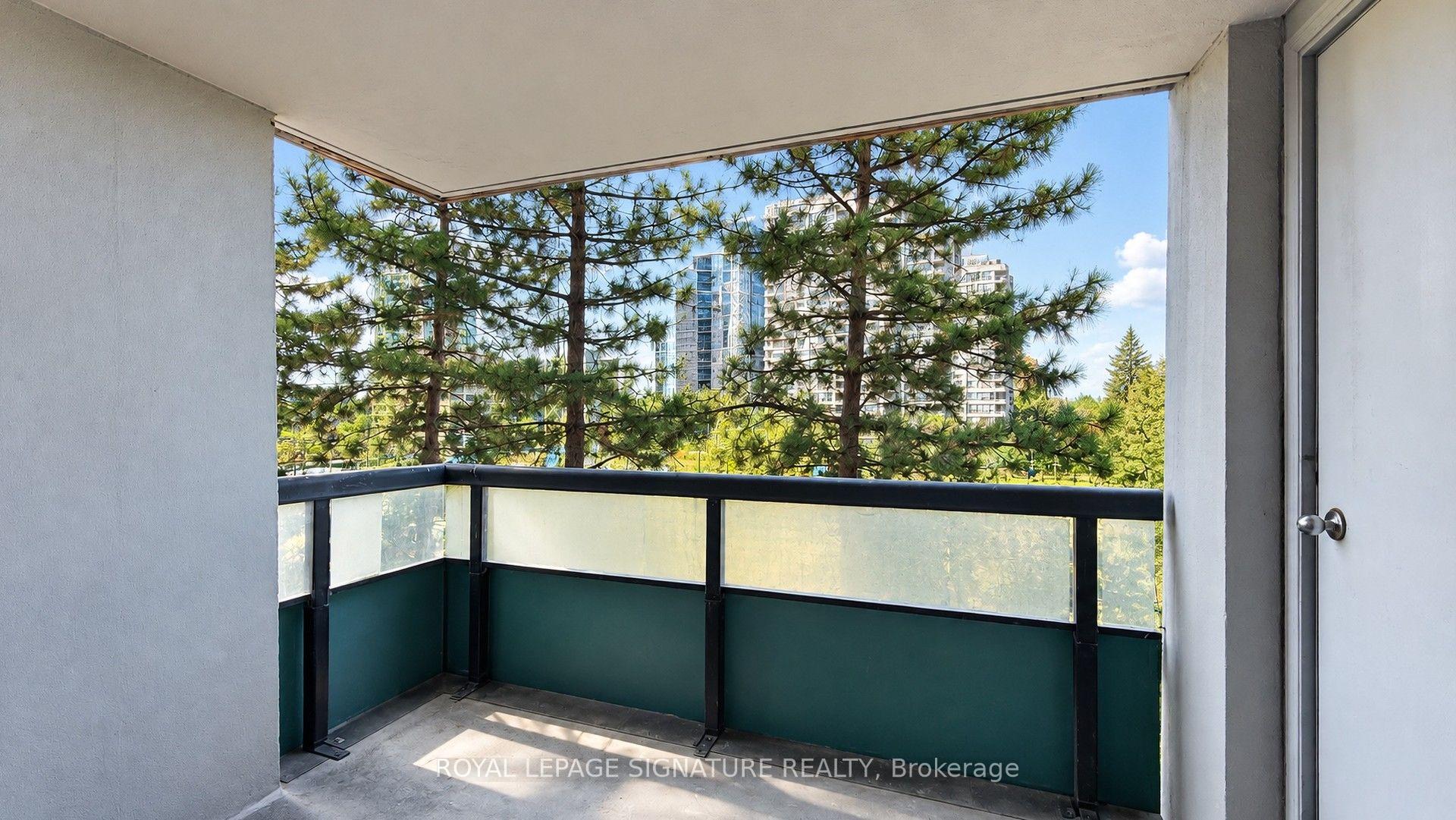 Photo 6 of Unit 411, 7 Bishop Avenue, North York, Newtonbrook East — HOMEH