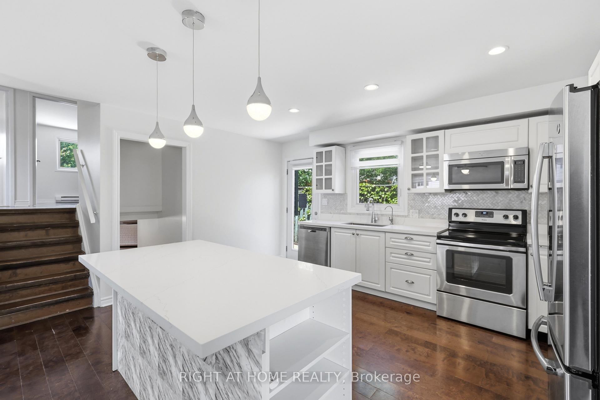 Photo 12 of 68 Overbank Drive, Oshawa, McLaughlin — HOMEH