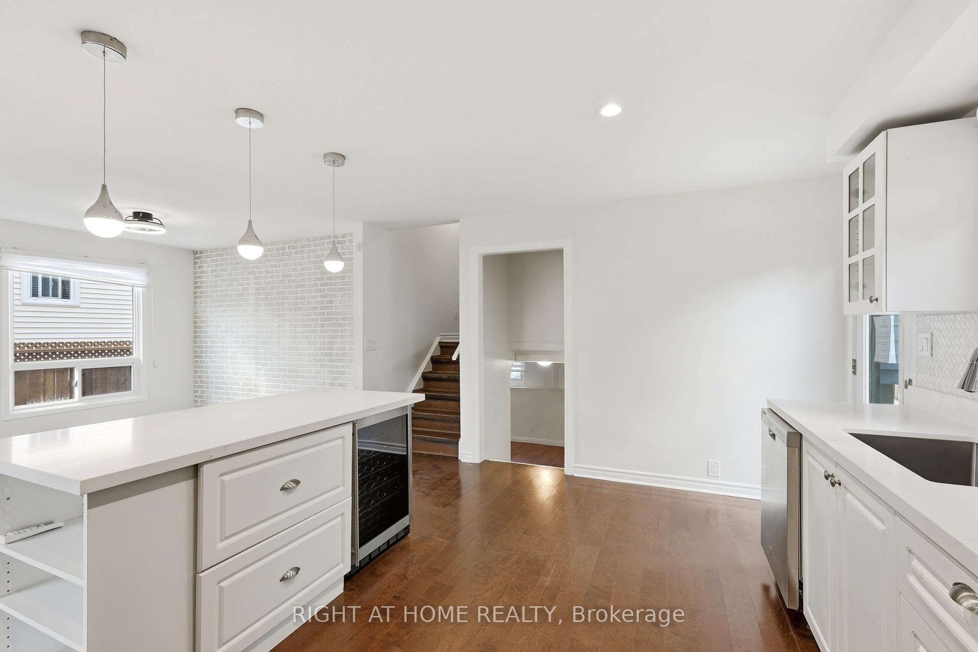 Photo 15 of 68 Overbank Drive, Oshawa, McLaughlin — HOMEH
