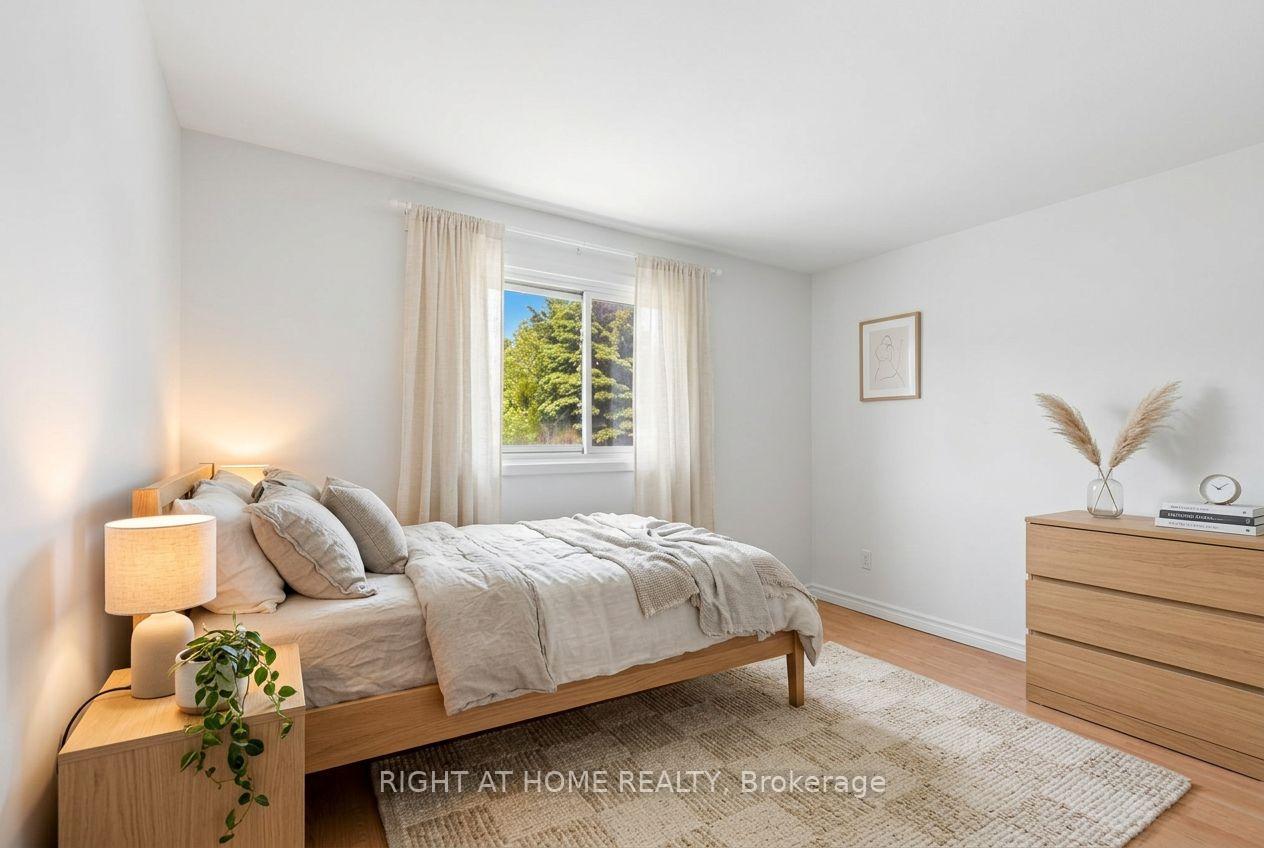 Photo 26 of 68 Overbank Drive, Oshawa, McLaughlin — HOMEH