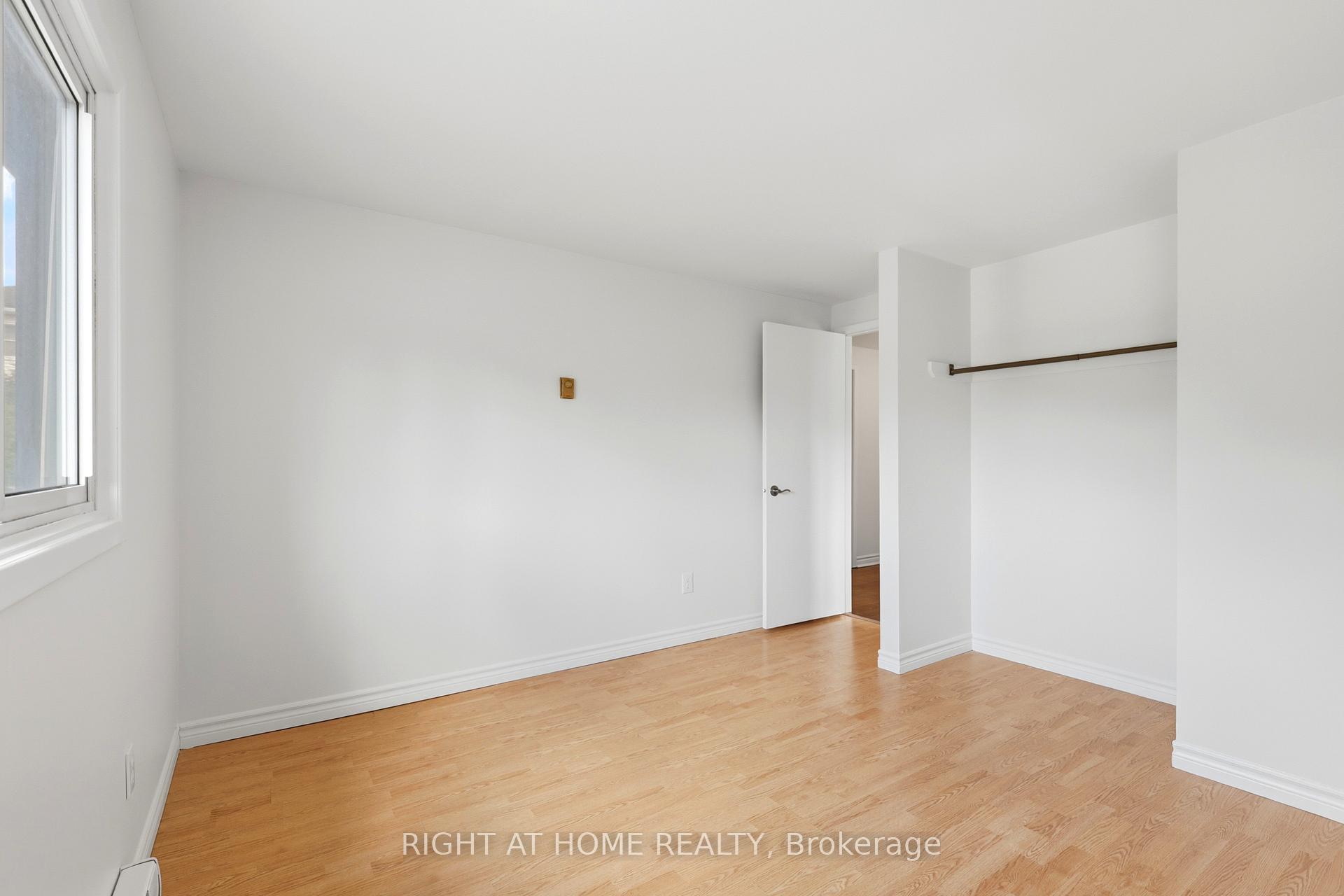 Photo 28 of 68 Overbank Drive, Oshawa, McLaughlin — HOMEH