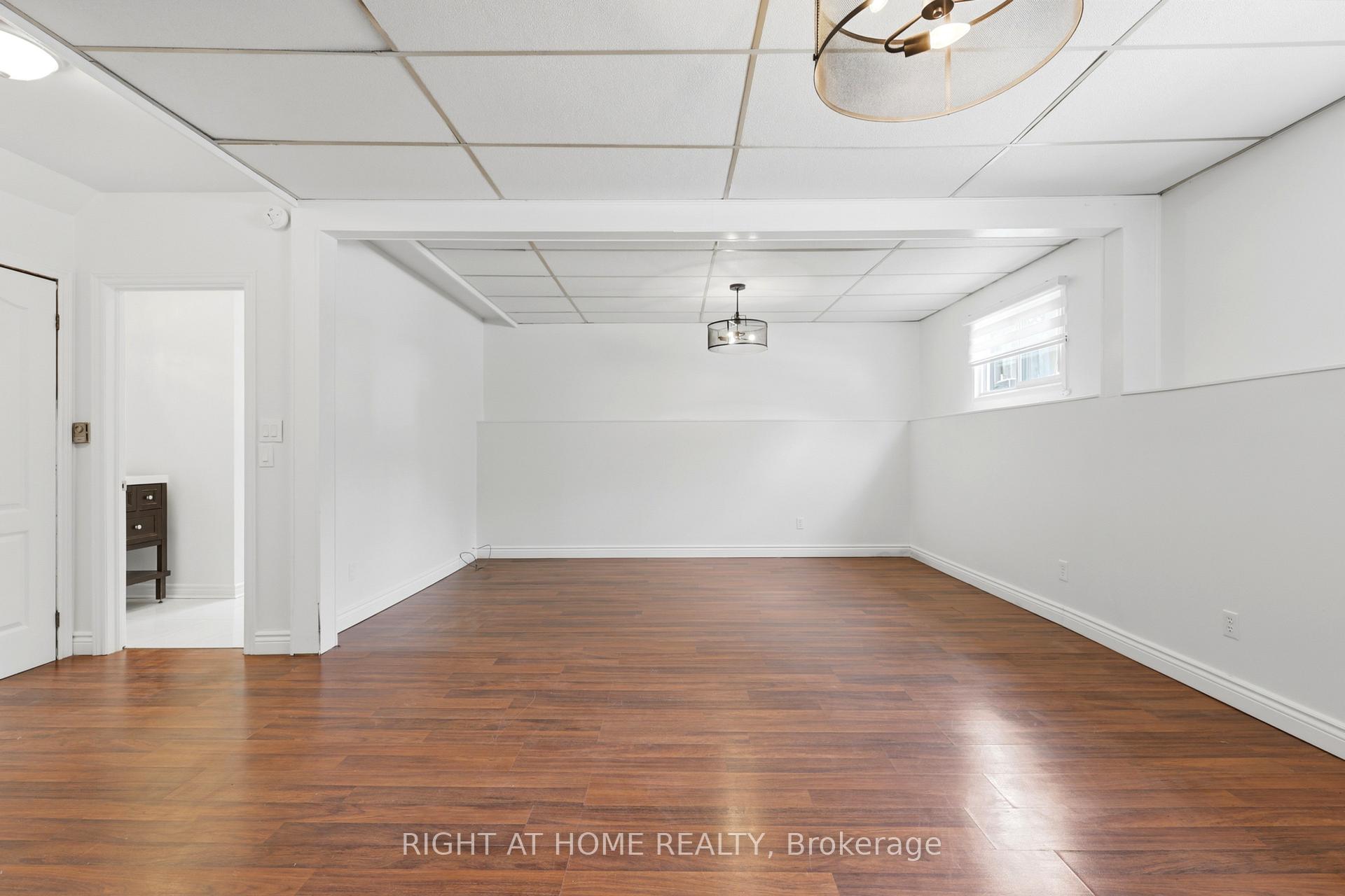 Photo 37 of 68 Overbank Drive, Oshawa, McLaughlin — HOMEH