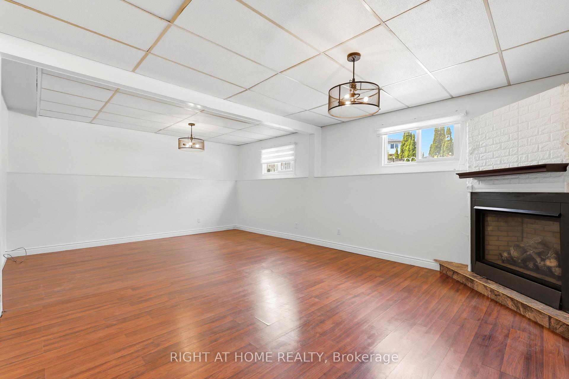 Photo 40 of 68 Overbank Drive, Oshawa, McLaughlin — HOMEH
