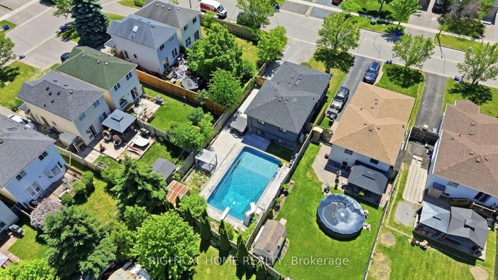 Photo 46 of 68 Overbank Drive, Oshawa, McLaughlin — HOMEH