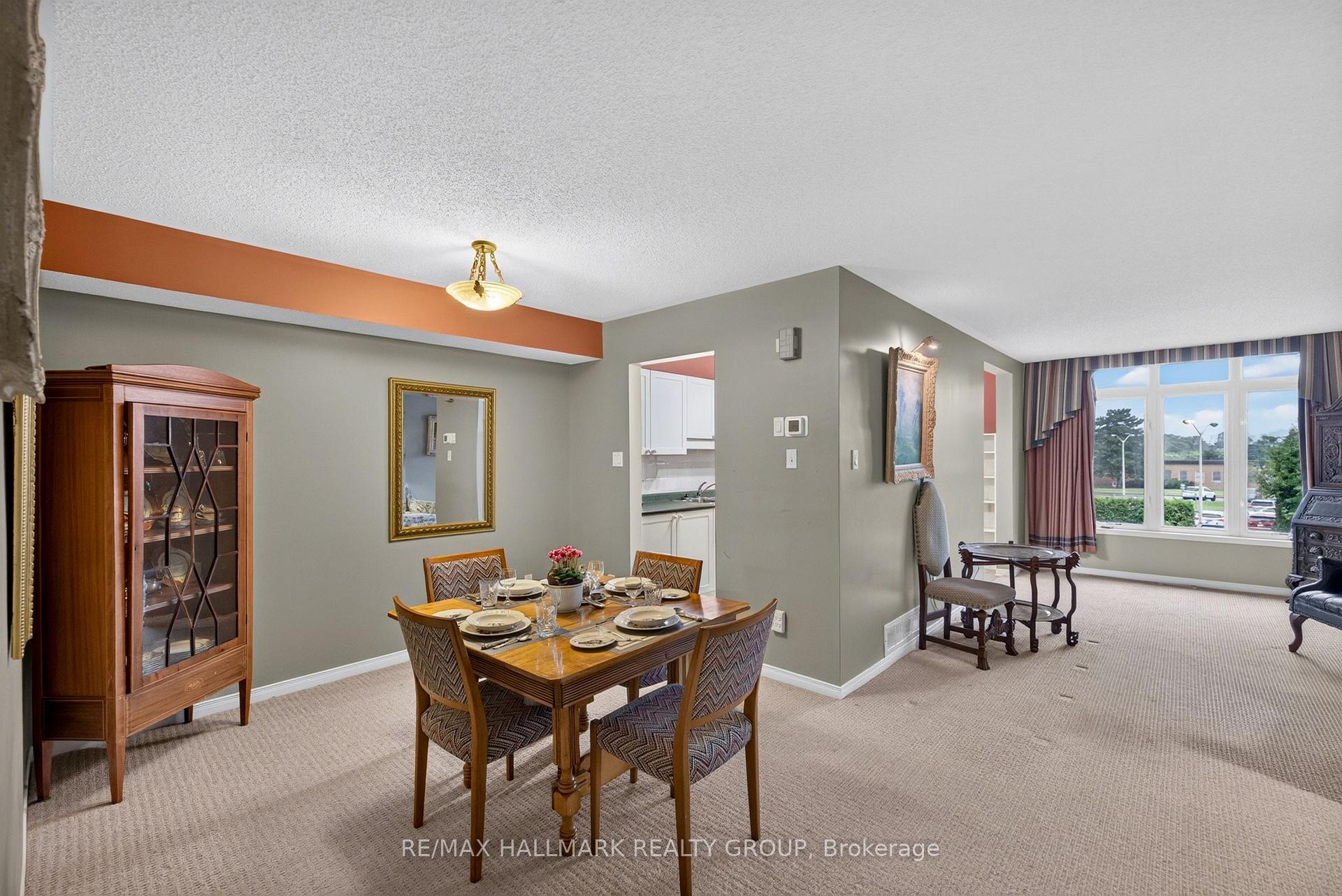 Photo 5 of 103 Tall Oak Private, Ottawa, Riverview Park — HOMEH
