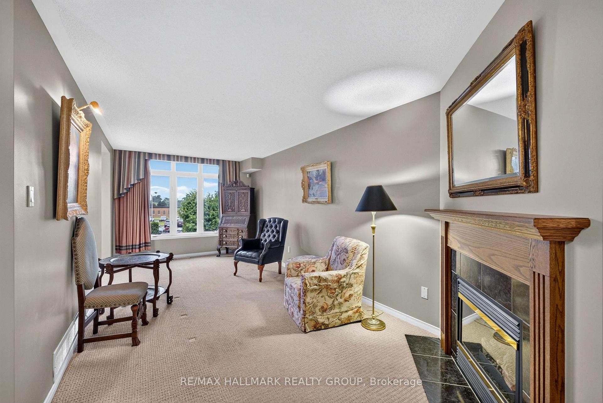Photo 12 of 103 Tall Oak Private, Ottawa, Riverview Park — HOMEH