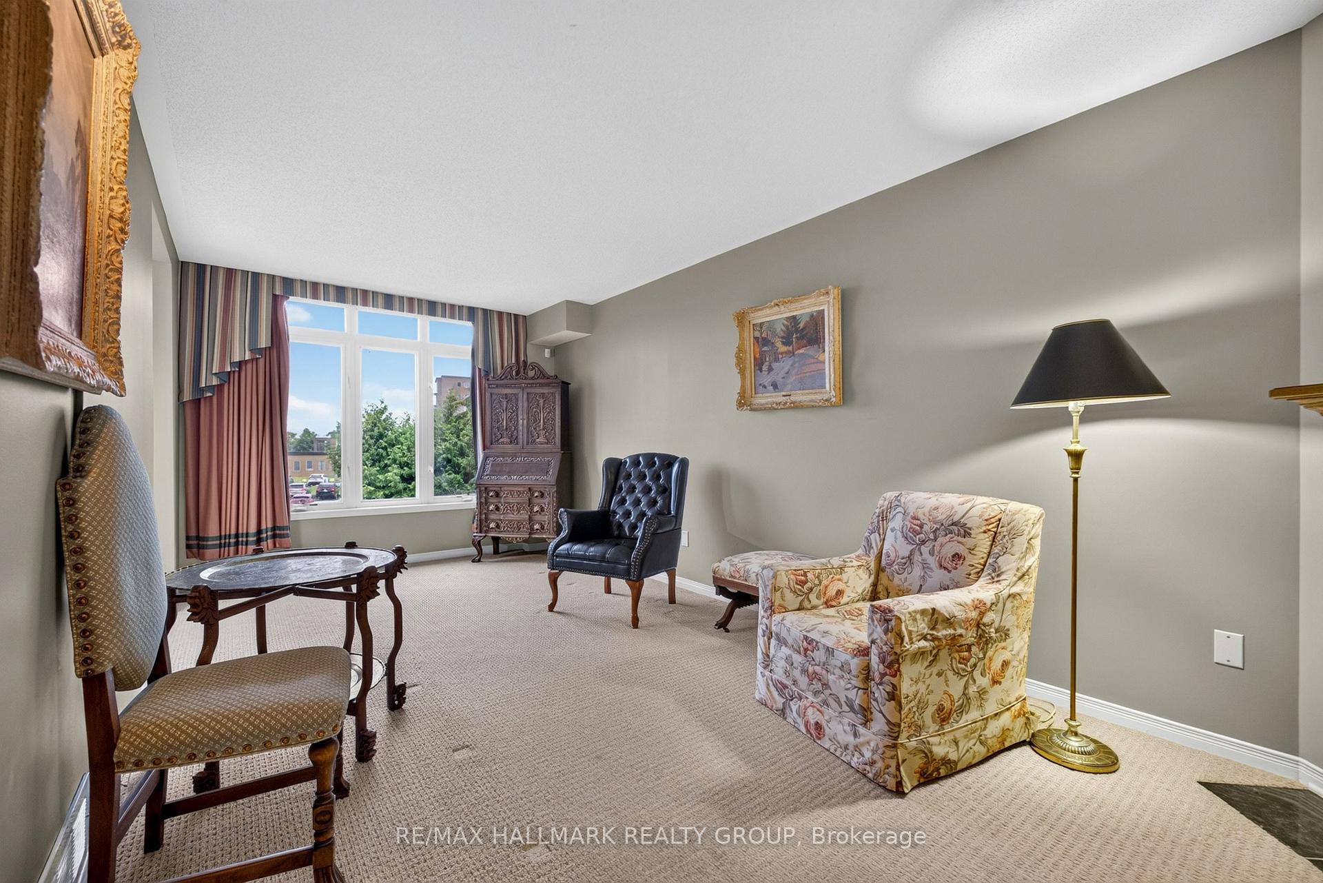 Photo 15 of 103 Tall Oak Private, Ottawa, Riverview Park — HOMEH