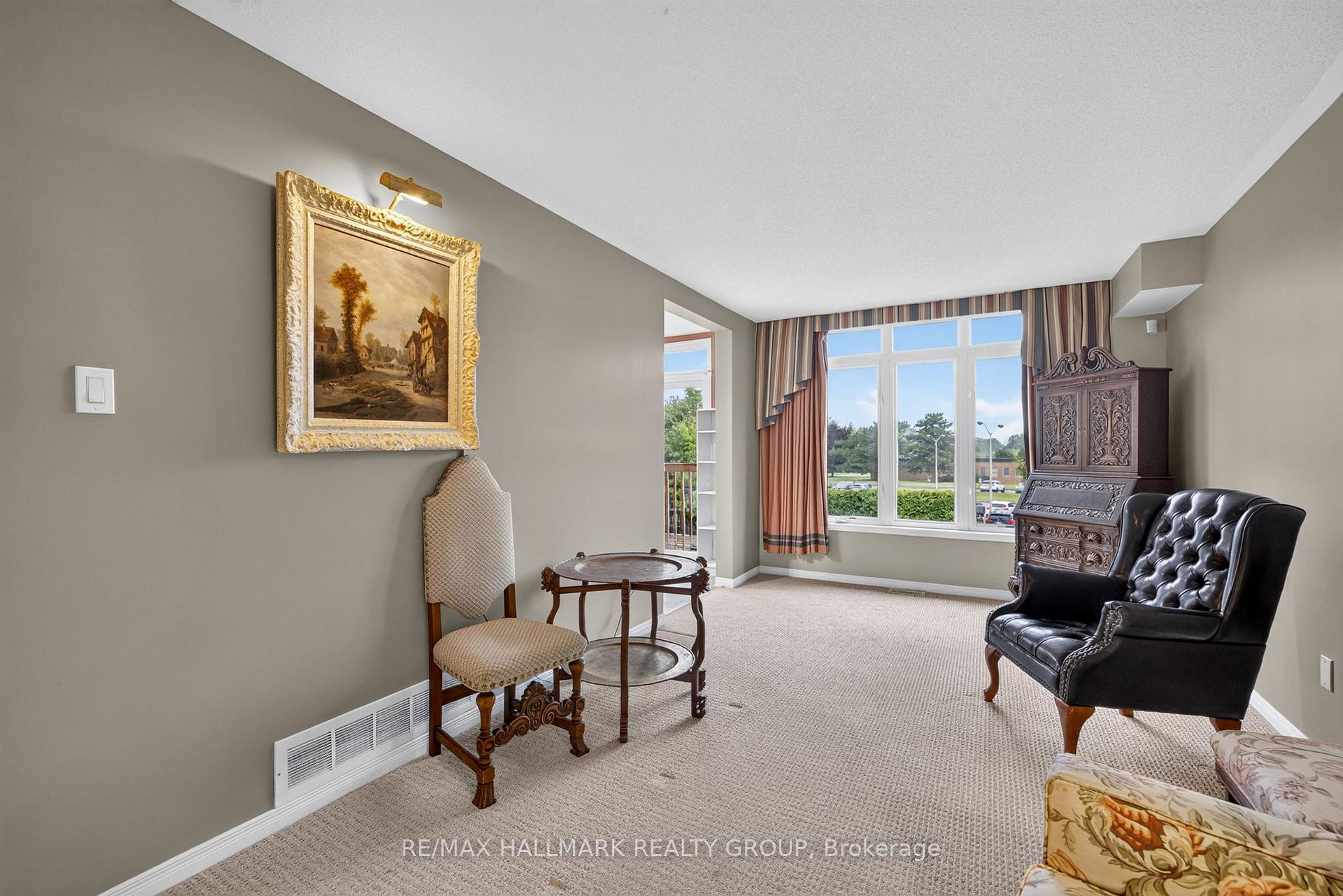 Photo 18 of 103 Tall Oak Private, Ottawa, Riverview Park — HOMEH