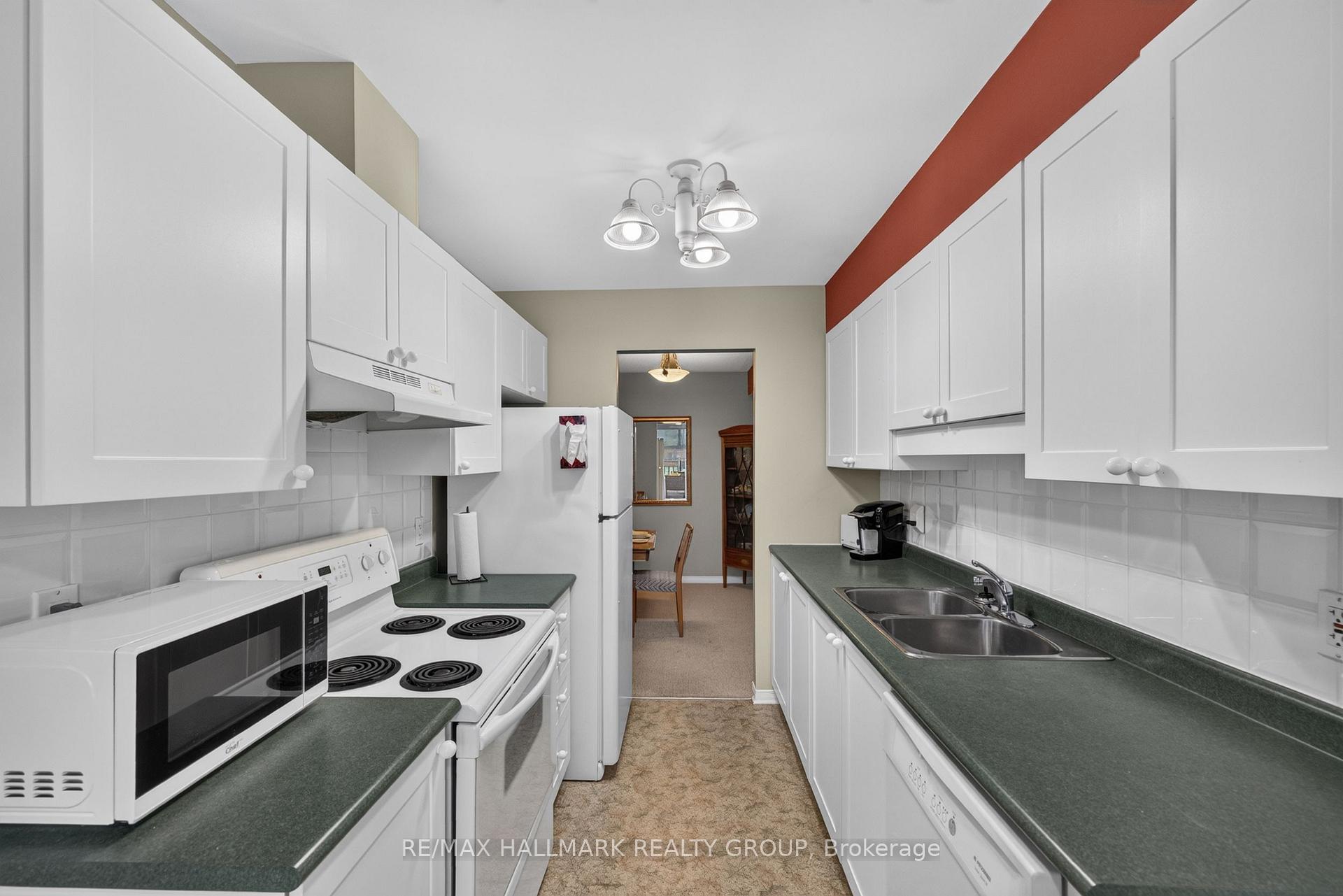 Photo 16 of 103 Tall Oak Private, Ottawa, Riverview Park — HOMEH