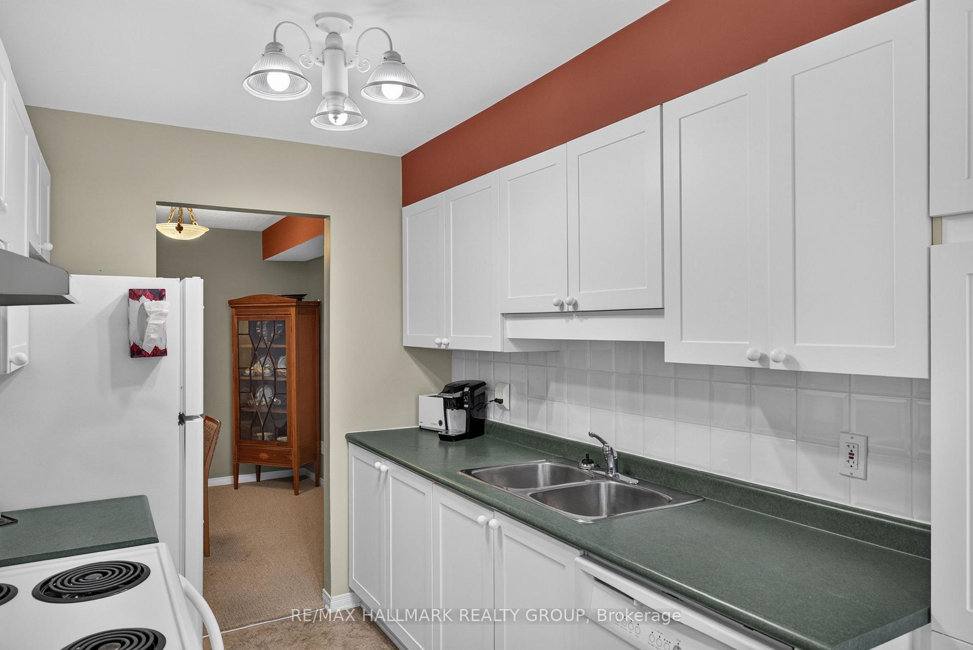 Photo 19 of 103 Tall Oak Private, Ottawa, Riverview Park — HOMEH