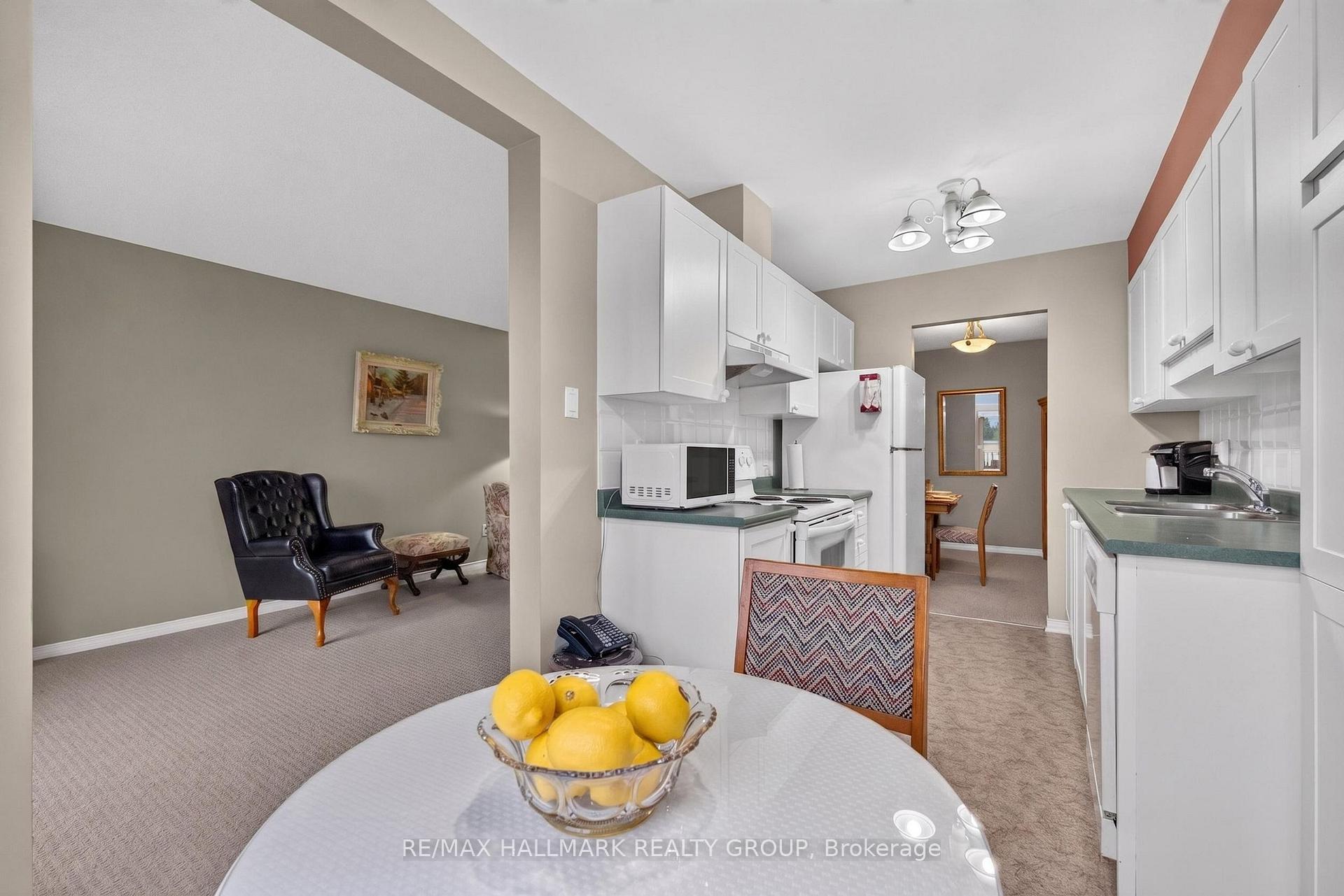 Photo 26 of 103 Tall Oak Private, Ottawa, Riverview Park — HOMEH