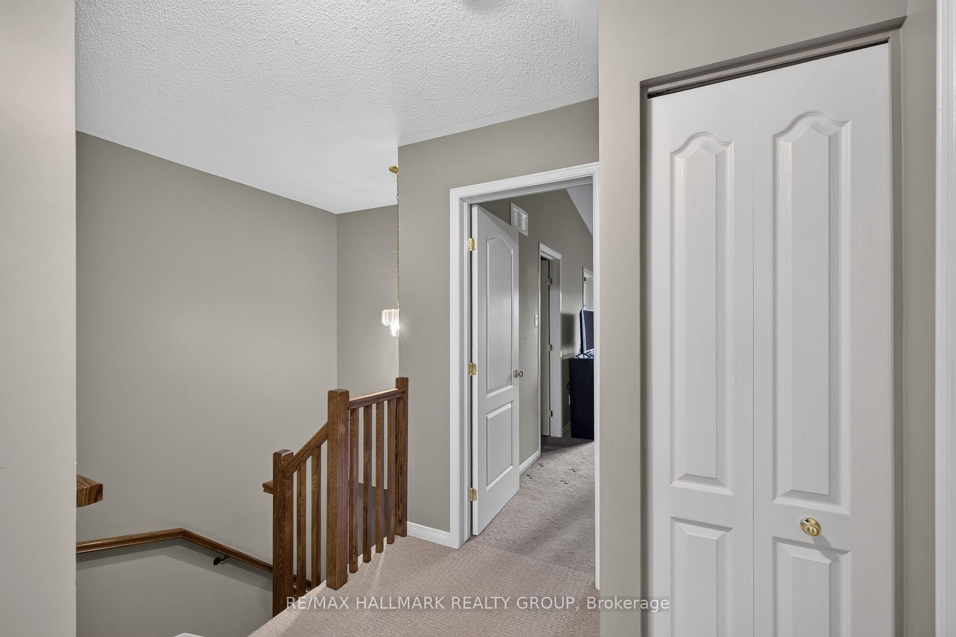 Photo 7 of 103 Tall Oak Private, Ottawa, Riverview Park — HOMEH