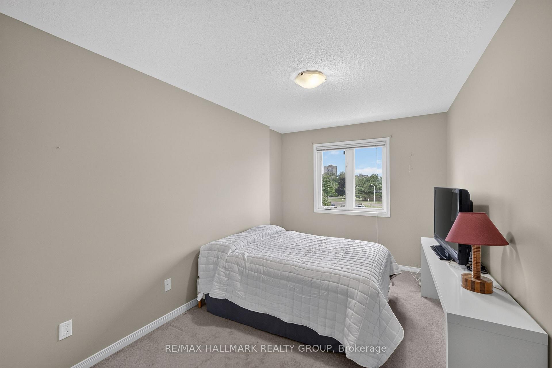 Photo 59 of 103 Tall Oak Private, Ottawa, Riverview Park — HOMEH