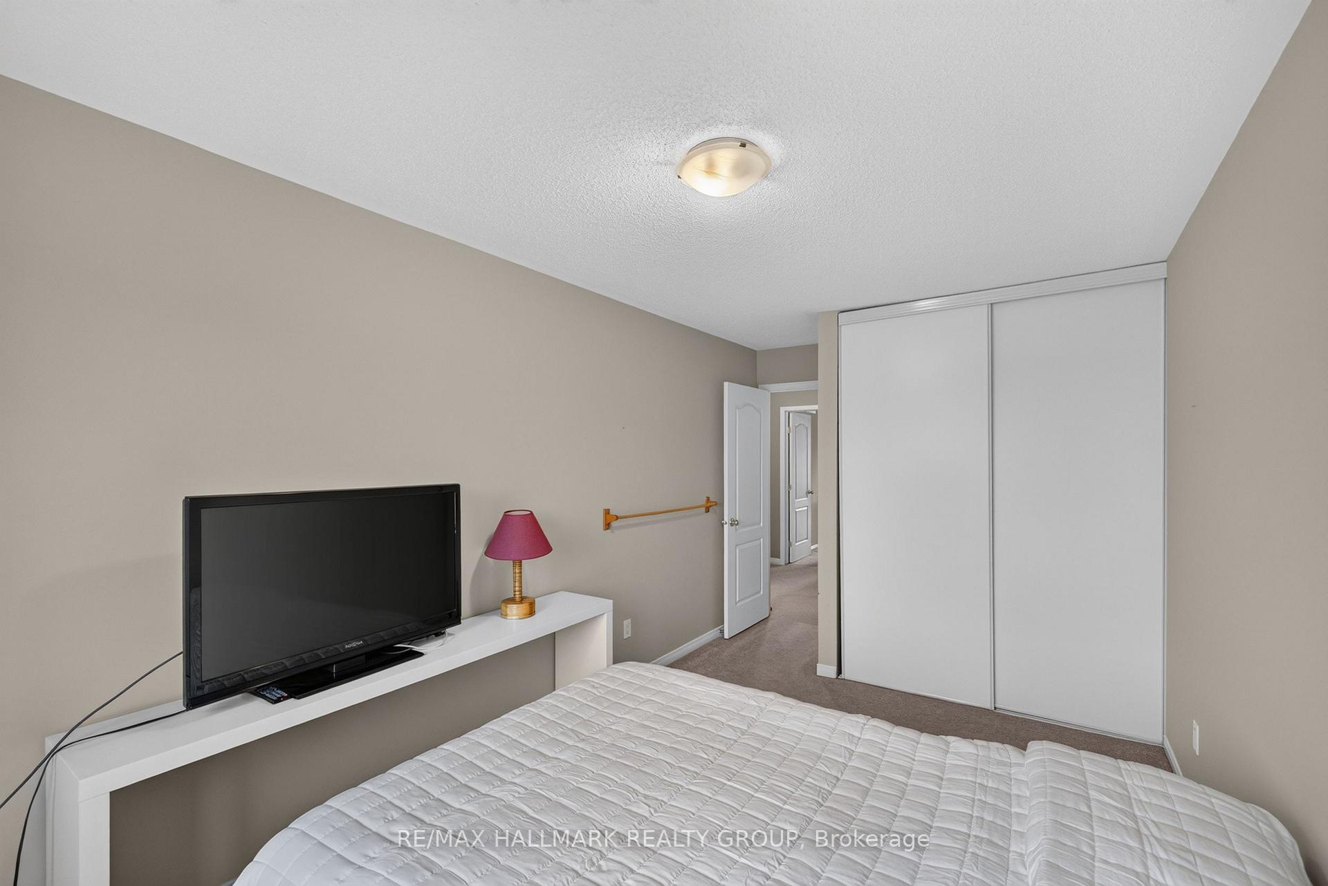 Photo 24 of 103 Tall Oak Private, Ottawa, Riverview Park — HOMEH