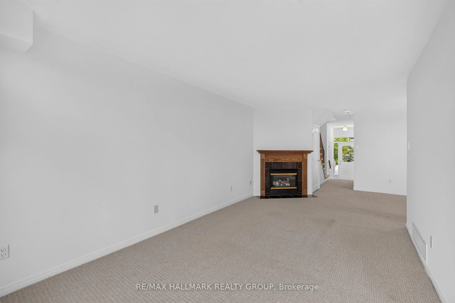 Photo 21 of 103 Tall Oak Private, Ottawa, Riverview Park — HOMEH
