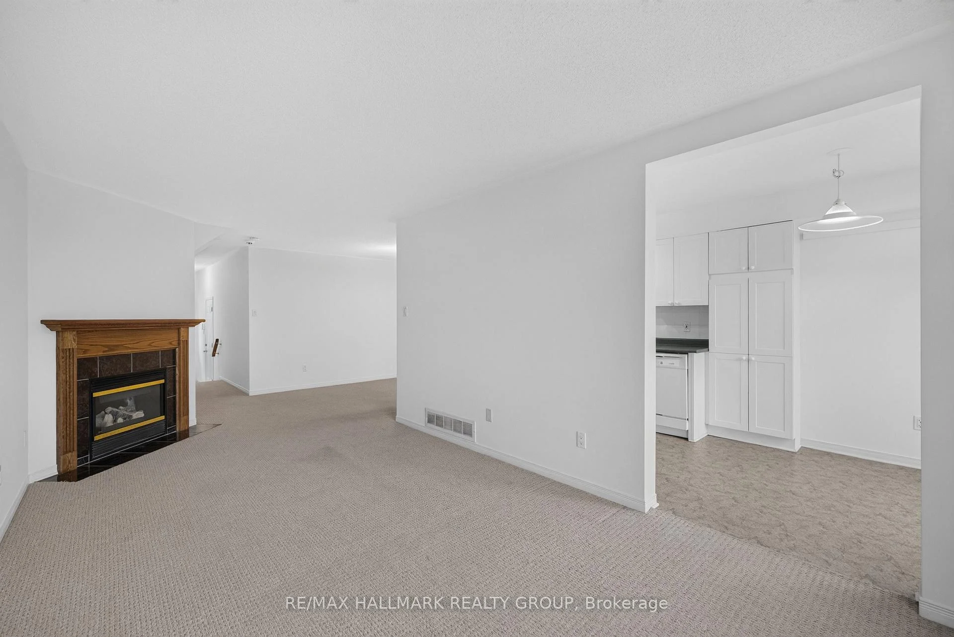 Photo 37 of 103 Tall Oak Private, Ottawa, Riverview Park — HOMEH