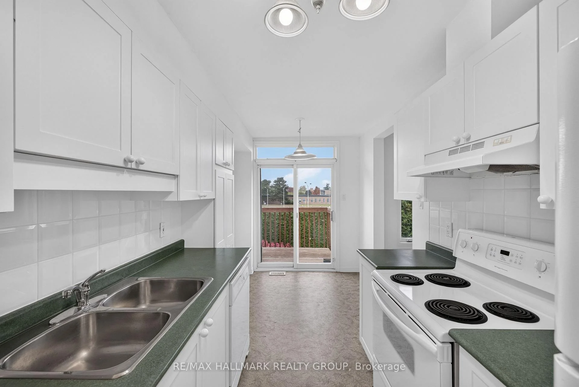 Photo 47 of 103 Tall Oak Private, Ottawa, Riverview Park — HOMEH
