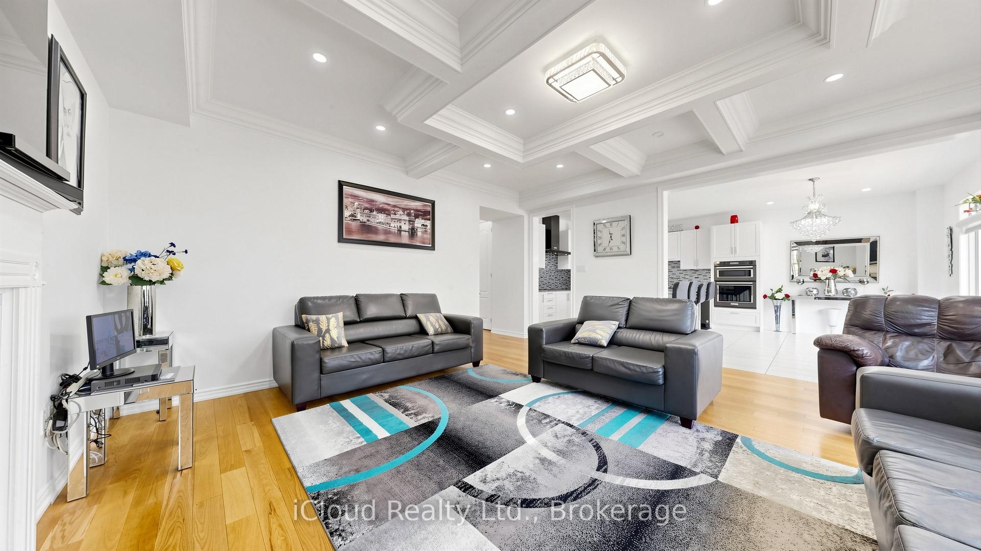 Photo 10 of 193 Thornbush Boulevard E, Brampton, Northwest Brampton — HOMEH