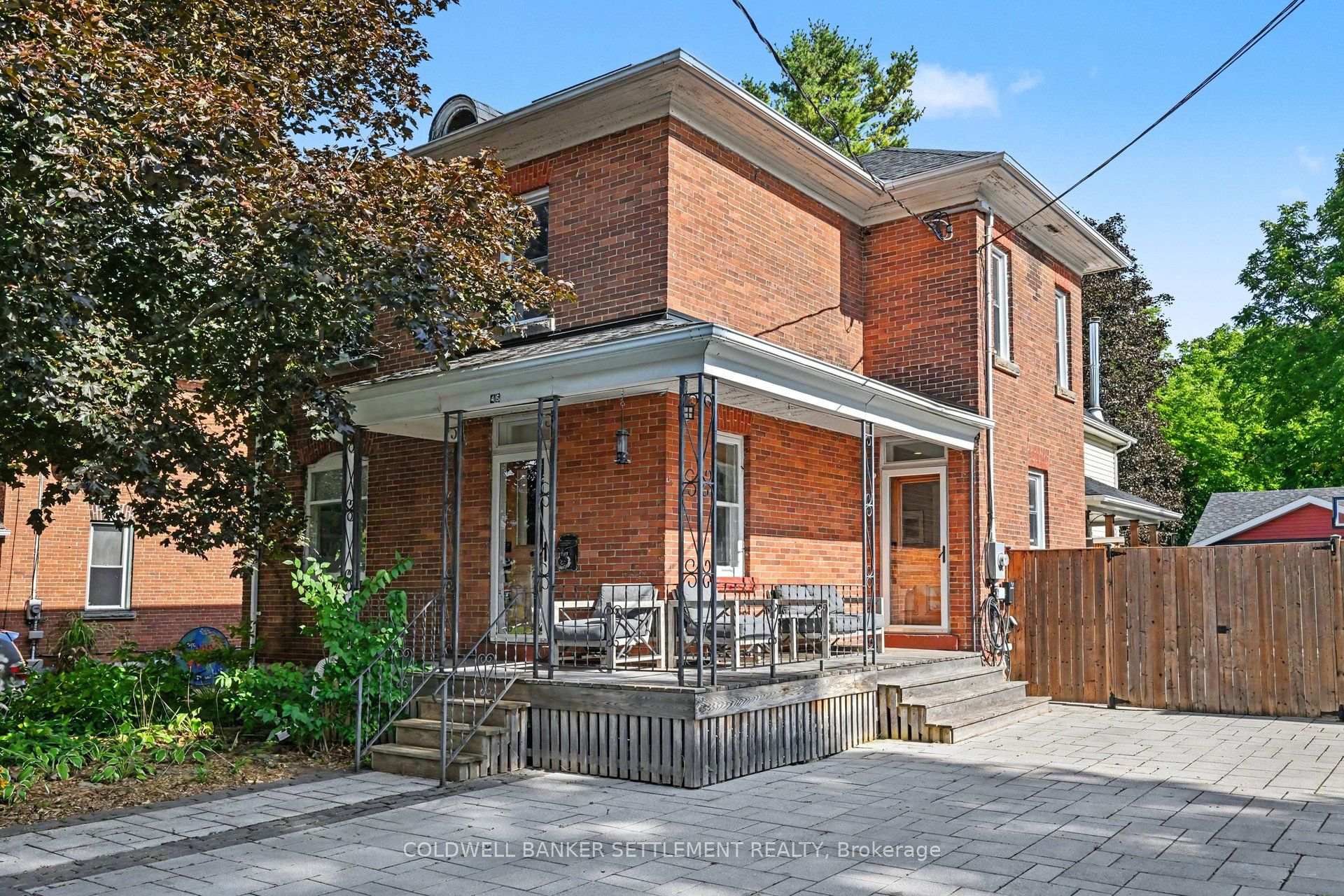 Photo of 46 Brock Street S