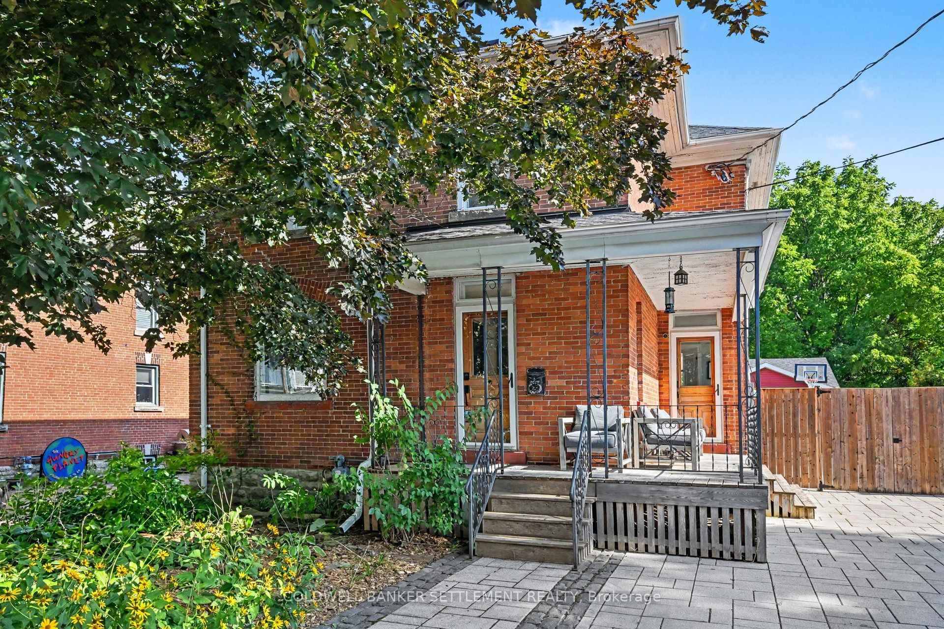 Photo 3 of 46 Brock Street S, Perth, Perth — HOMEH