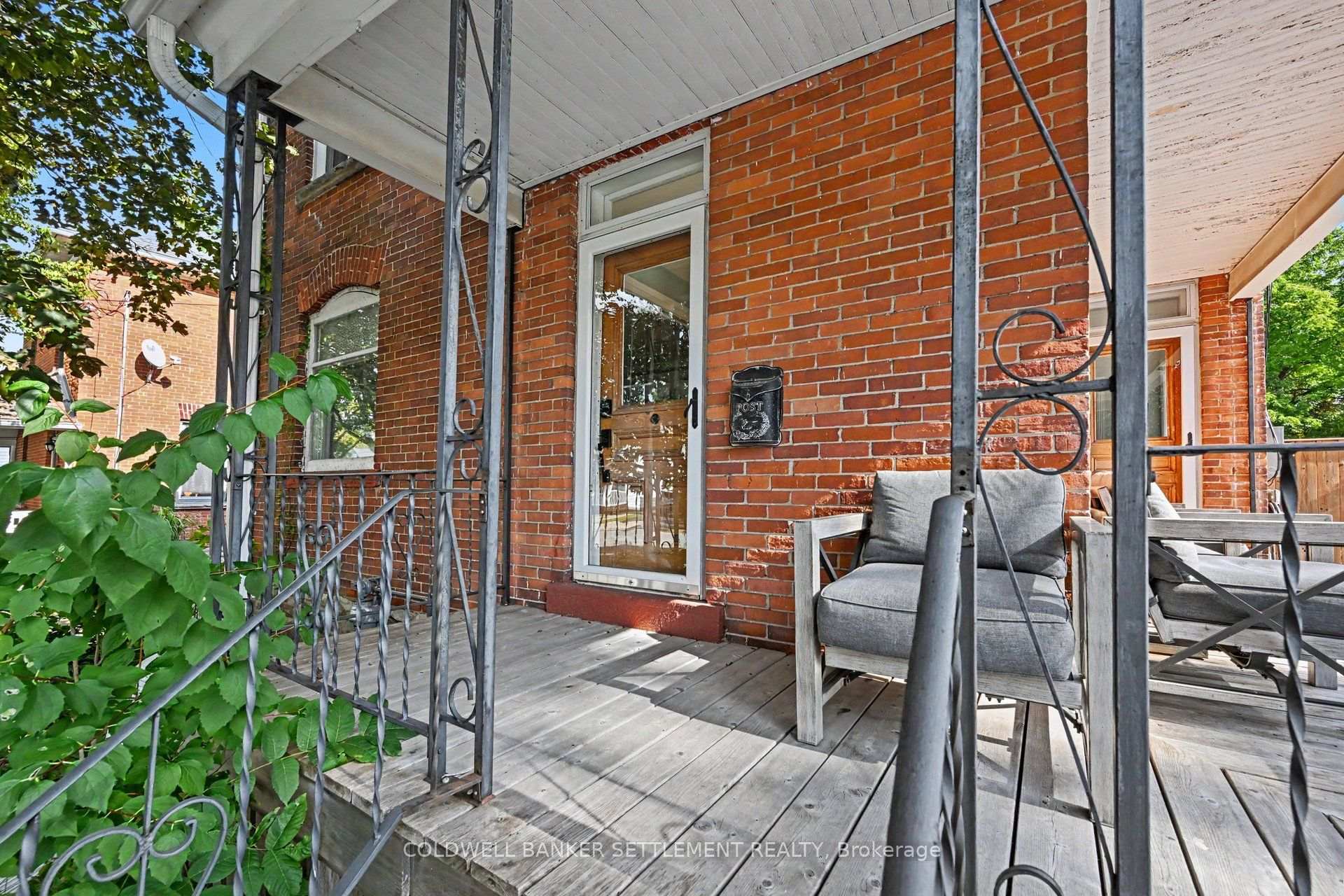 Photo 4 of 46 Brock Street S, Perth, Perth — HOMEH