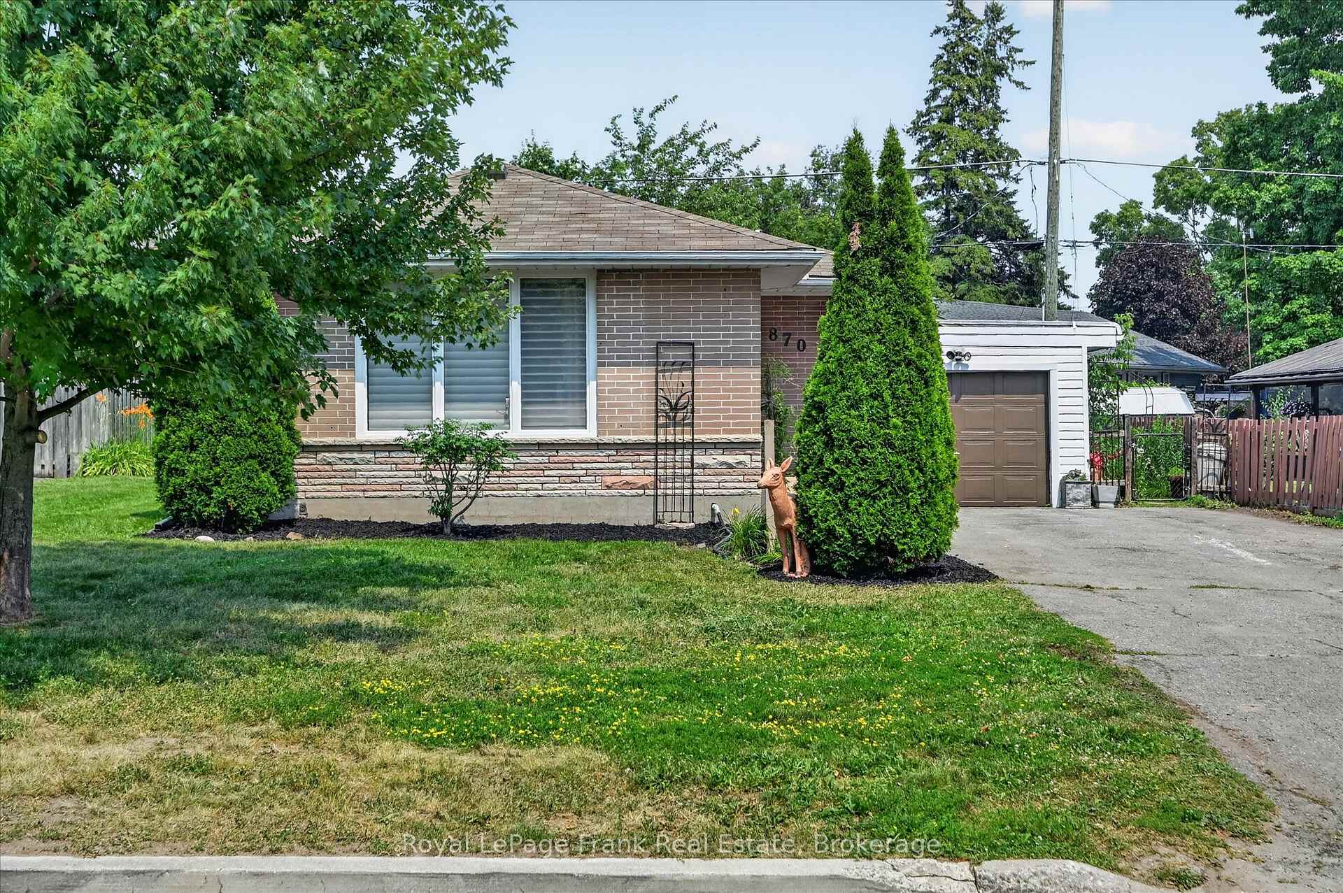 Photo 2 of 870 Hemlock Street, Peterborough, Northcrest Ward 5 — HOMEH