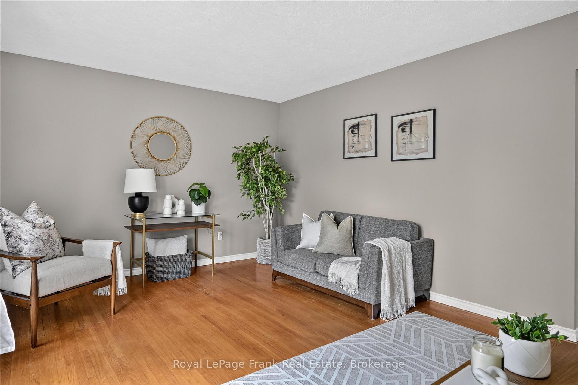 Photo 7 of 870 Hemlock Street, Peterborough, Northcrest Ward 5 — HOMEH