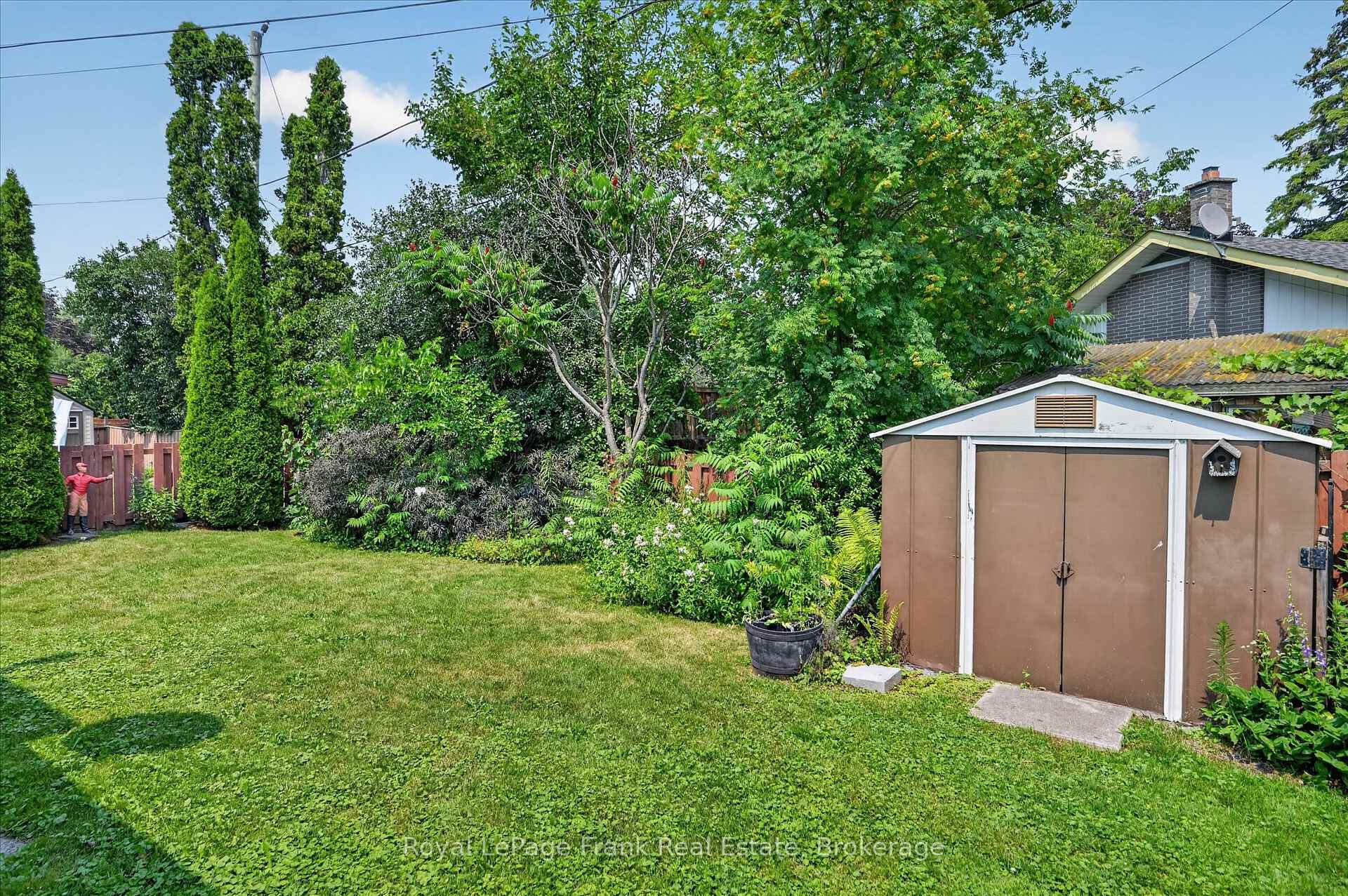 Photo 33 of 870 Hemlock Street, Peterborough, Northcrest Ward 5 — HOMEH