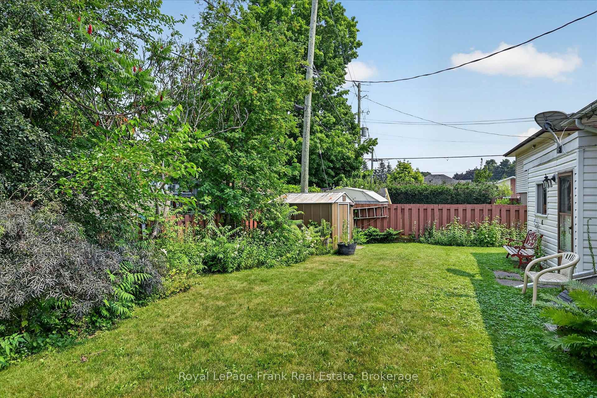 Photo 34 of 870 Hemlock Street, Peterborough, Northcrest Ward 5 — HOMEH
